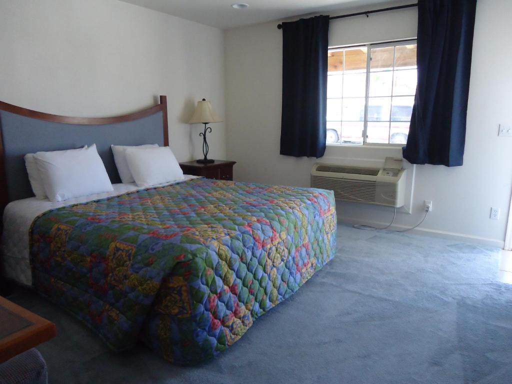 River Valley Inn Needles Bilik gambar